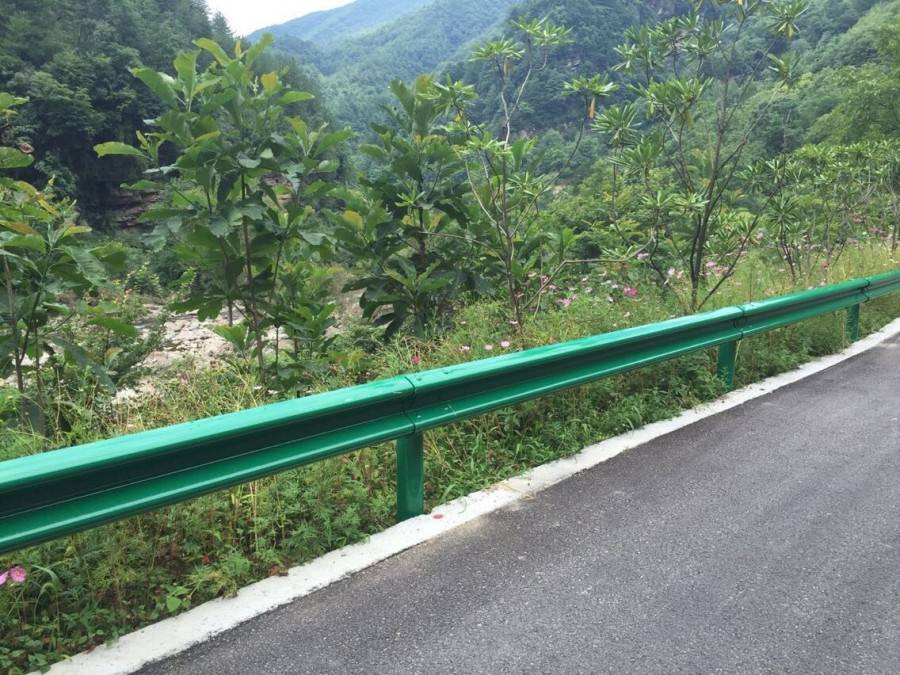 波形護(hù)欄的優(yōu)點(diǎn)有哪些？