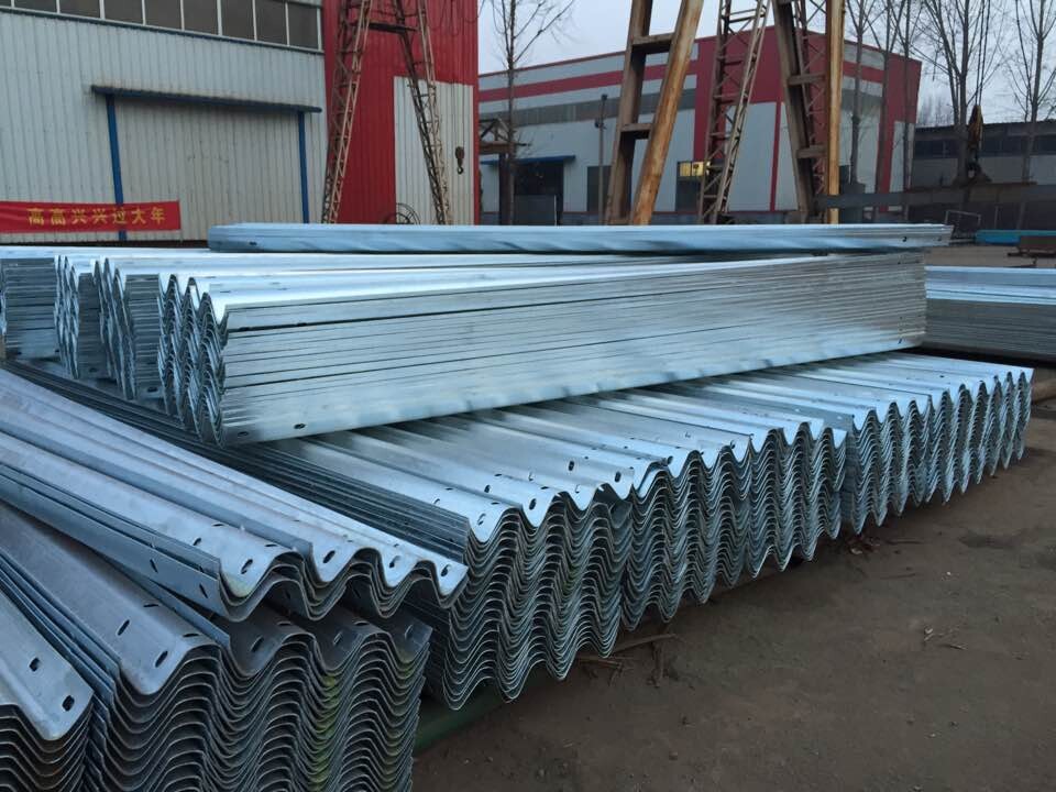 波形護(hù)欄板制作流程是怎么樣的？